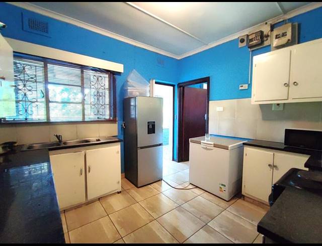 9 BEDROOM HOUSE FOR SALE IN SCOTTSVILLE